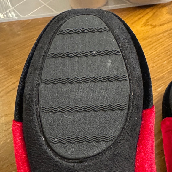 Betsey Johnson Velvet Lips Slippers Sz 7 8 Medium Red & Black Quilted Insole EUC - Picture 8 of 9